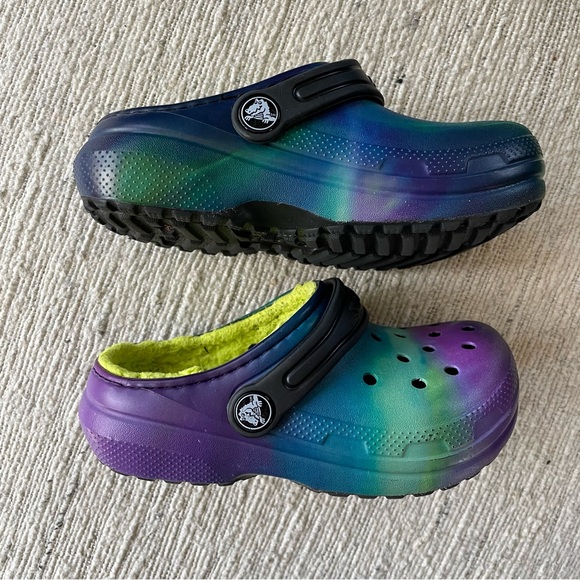 CROCS Kids Classic Lined ‘Out of This World’ Clog, C10, Black/Lime Punch - Picture 3 of 9